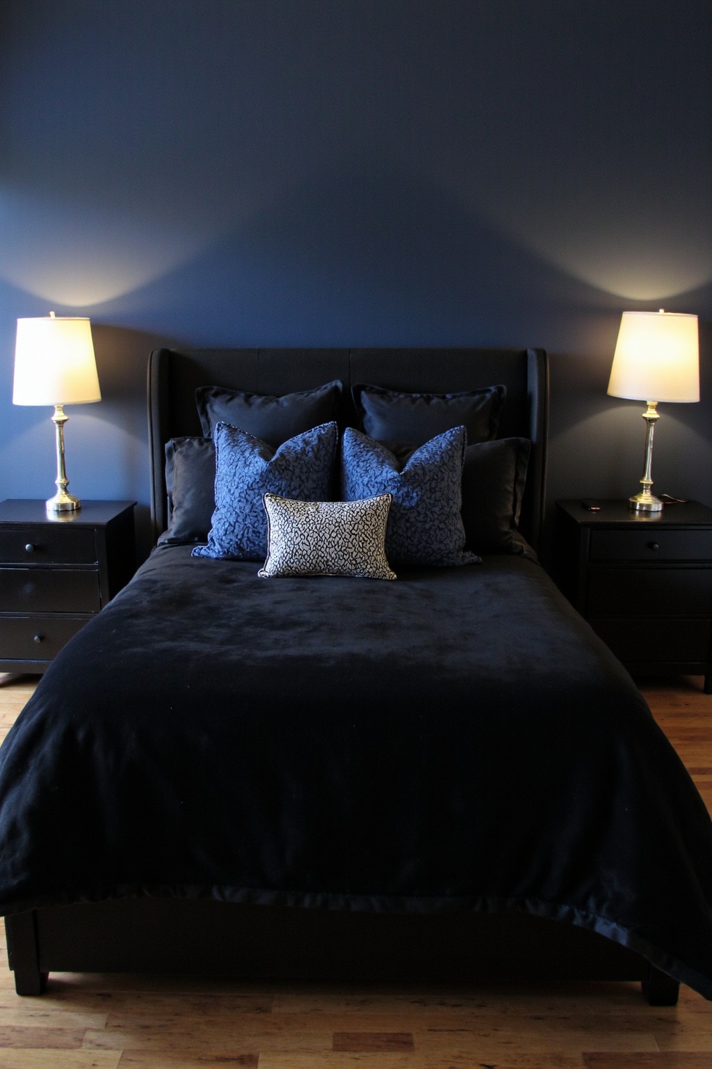 bedroom black, black bedroom ideas, modern black bedroom, eclectic dark bedroom, black cozy bedroom ideas