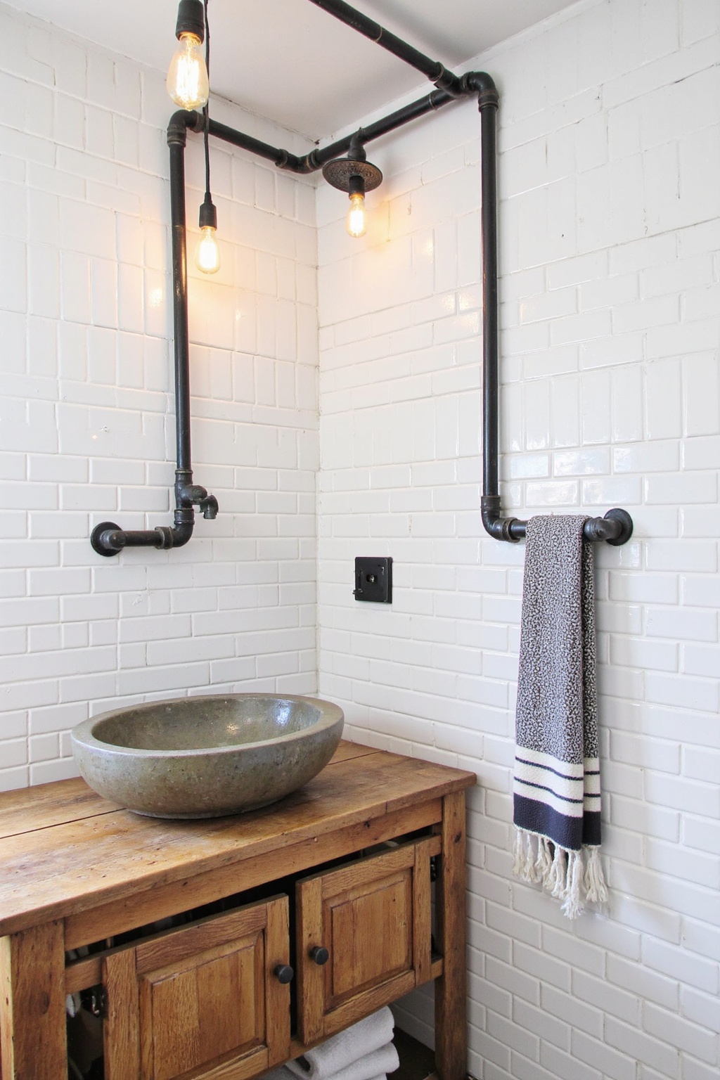 industrial home decor, industrial livingroom, industrial interior design, vintage industrial decor, home interior design industrial