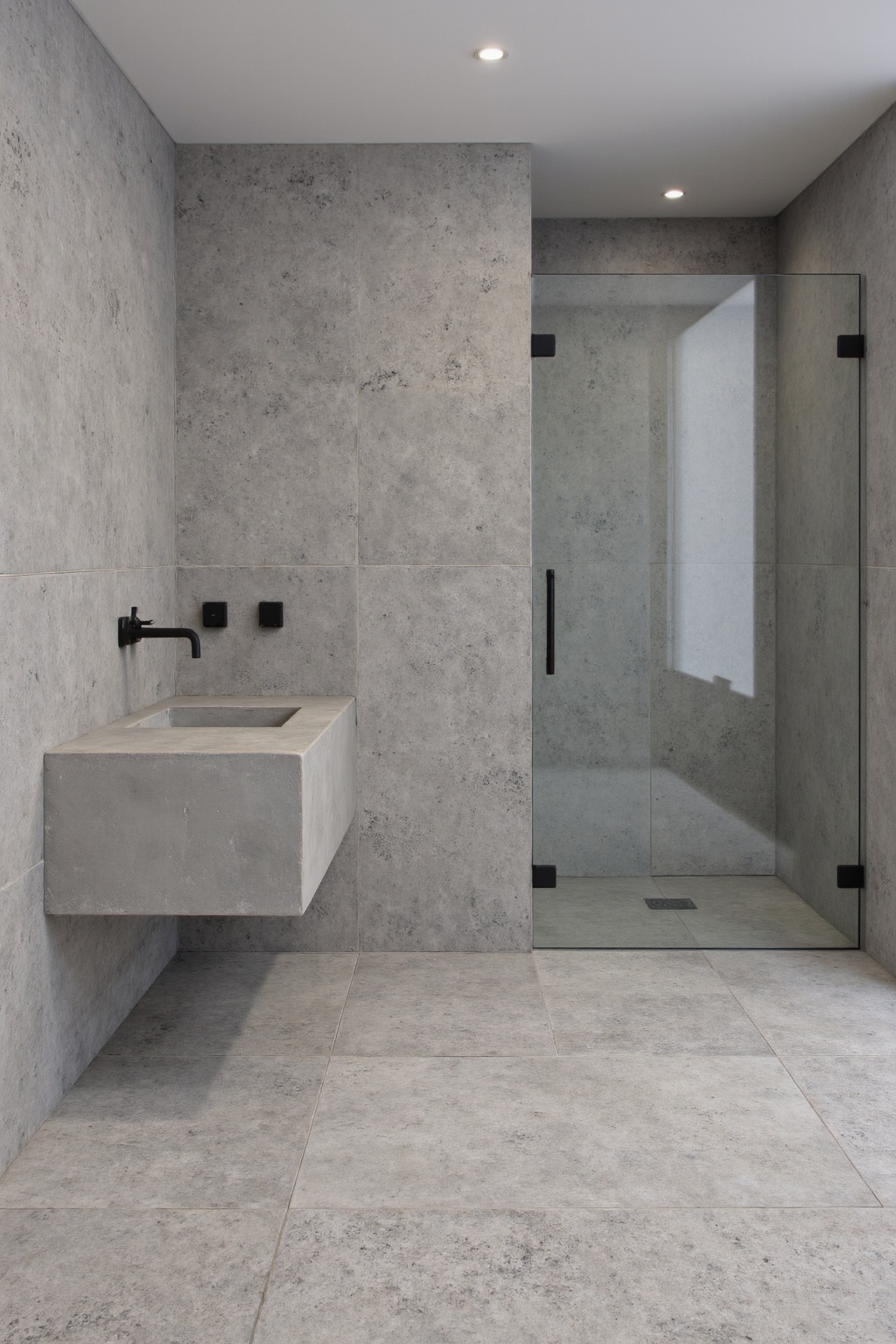 house bathroom, bathroom floor tiles, subway tiles bathroom, bathroom inspo, bathroom glass tile