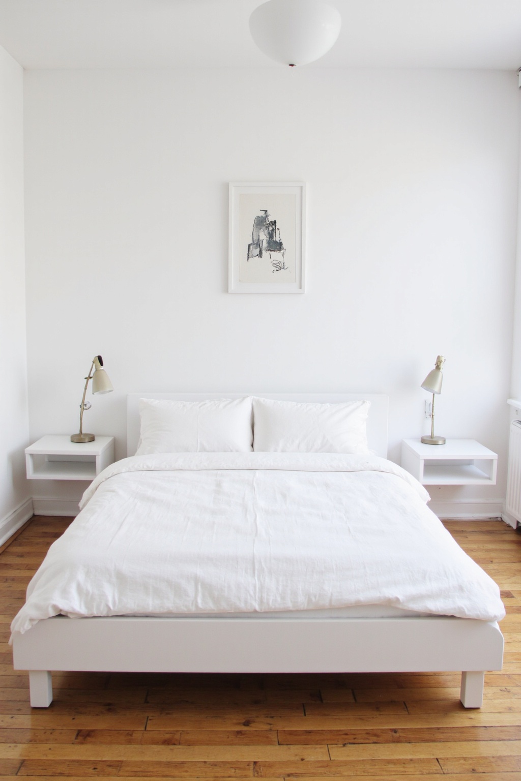 white bedroom aesthetic, white bedrooms, white spare bedroom ideas, rustic white bedroom ideas, master bedrooms decor