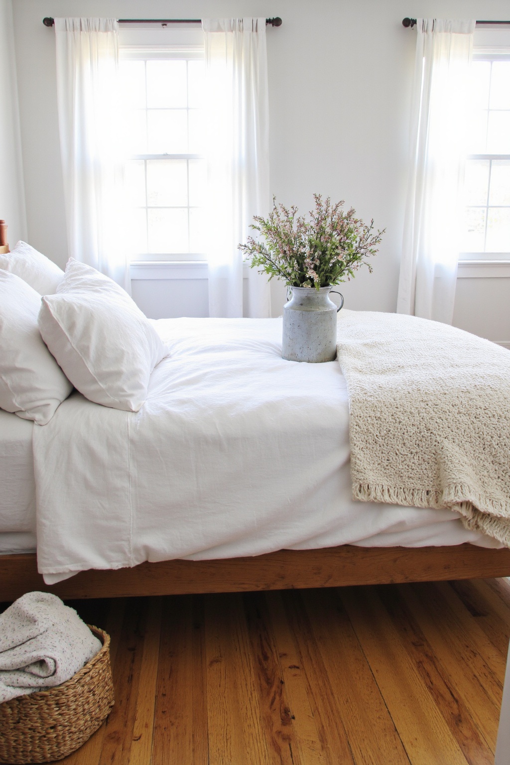 master bedrooms decor, modern farmhouse bedroom, old farmhouse decor bedroom, cabin modern bedroom, spare bedroom farmhouse ideas