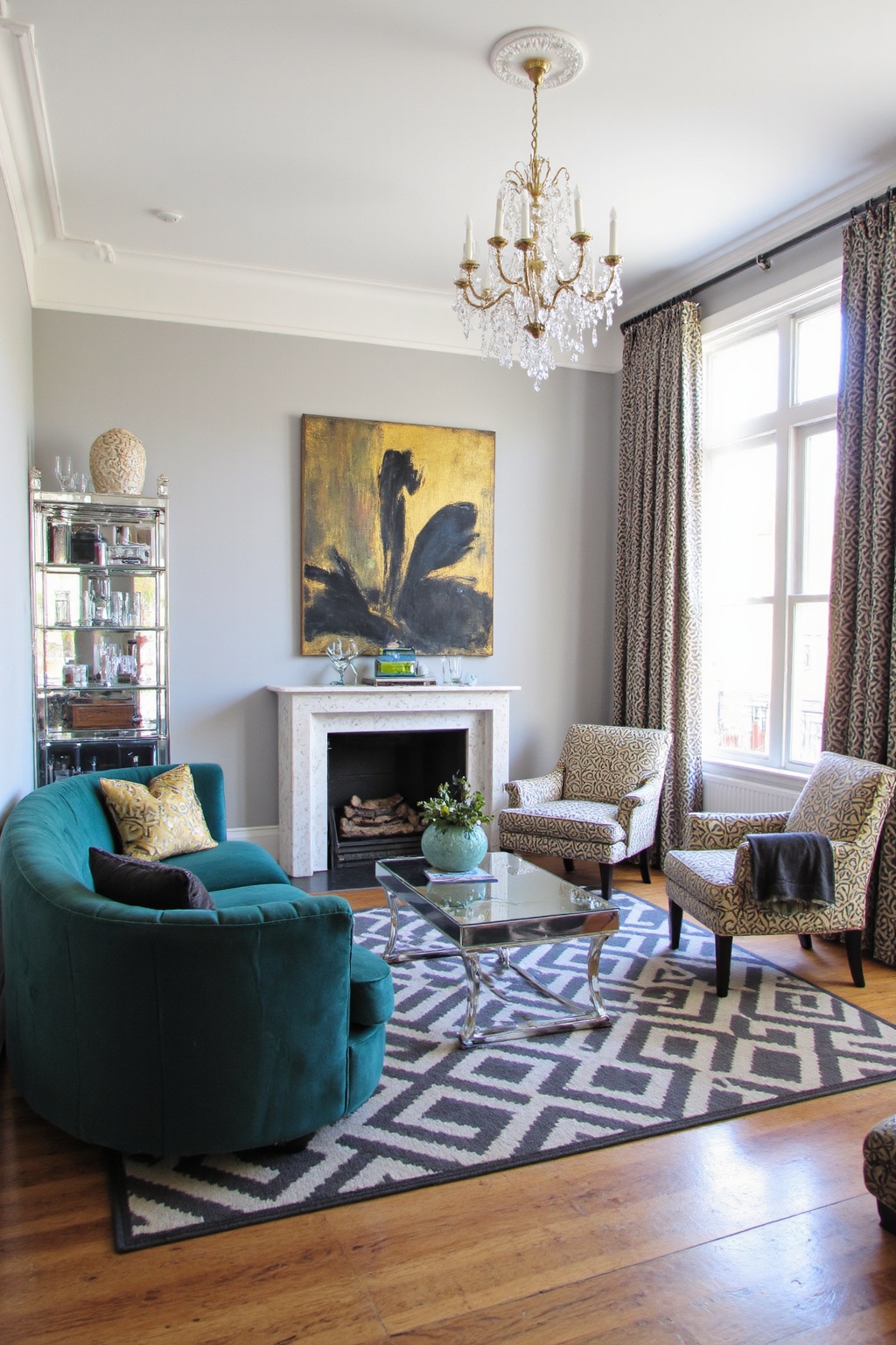 vintage apartment decor living room, vintage aesthetic living room, living room designs, living room inspo, mix century modern living room