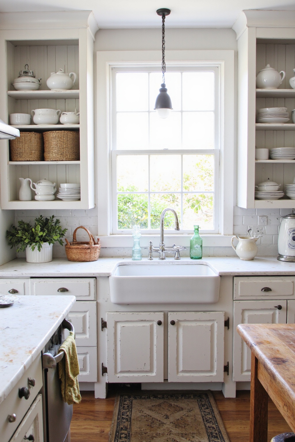 farmhouse kitchen, farmhouse kitchen design, vintage farmhouse kitchen, modern farmhouse decor, farmhouse ladder decor